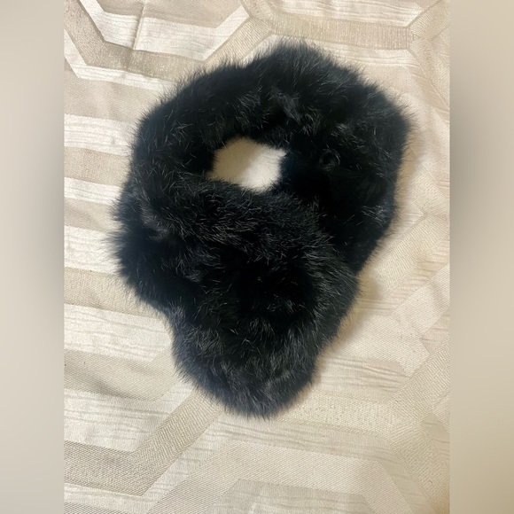 Accessories - NWOT Faux Fur Black Scarf, super soft